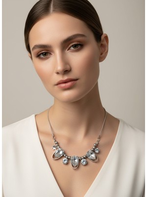 Moda Accessories Lüks Görünümlü Zirkon Taşlı Kadın Kolye – Şık Boyun Aksesuarı