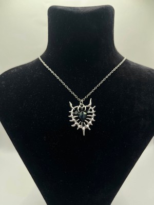 AG23 Tasarım Dikenli Kalp Gothic Gotik Kolye