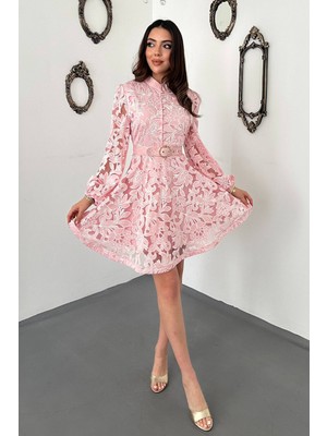 Moda Days Kadın Pembe Kemerli Çiçek Desenli Dantel Görünümlü Uzun Kollu Mini Elbise