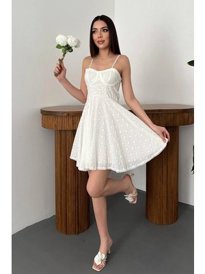 Moda Days Kadın Beyaz Askılı Fisto Mini Elbise Kalp Yaka Kloş Etekli Işlemeli