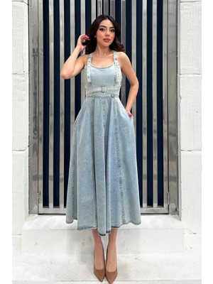 Moda Days Kadın Kar Yıkama Askılı Kemerli Cepli Kare Yaka A Kesim Midi Denim Elbise