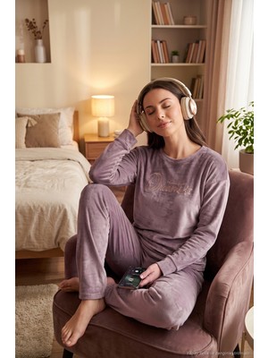 Lela Bisiklet Yaka Yumuşak Dokulu Parlak Kadife Pijama Takımı Kadın Pijama Takımı 6094209