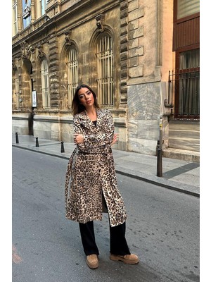 Moda Days Kadın Leopar Desenli Pelerin Detaylı Kemerli Düğmeli Uzun Kaban