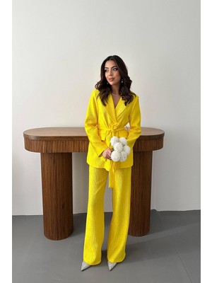 Moda Days Kadın Neon Alt - Üst Takım Kuşaklı Ceket Pantolon Takım Parlak Dokulu Ceket Yaka Geniş Paça