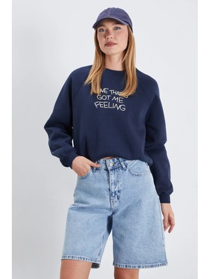 FullaModa 3 Iplik Yazı Nakışlı Reglan Kol Oversize Sweatshirt