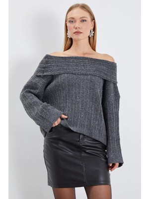 FullaModa Simli Pullu Madonna Yaka Triko Kazak