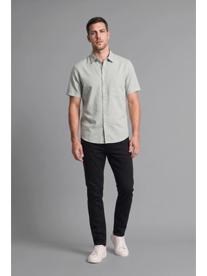 DeFacto %100 Pamuk Ultra Hafif Regular Fit Klasik Yaka Kısa Kollu Gömlek D7551AX26AU