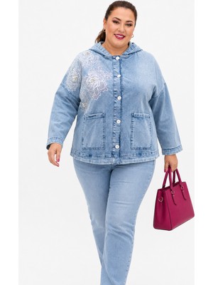 Trieste Wear Büyük Beden Kapüşonlu Düğmeli Çiçek Dantel ve Inci Detaylı Ince Denim Kadın Ceket