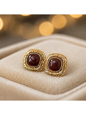Eos Kolektif Bordo Taşlı Vintage Gold Dokulu Küpe