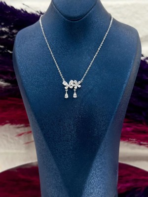 Livora Jewelry 925 Ayar Gümüş Zirkon Taşlı Lotus Damla Zarif Kadın Kolye