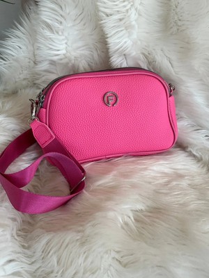 Pembe Çapraz Çanta