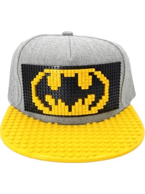 Kutpia Pixel Blok Batman Gri Çocuk Kep Şapka – LEGO Uyumlu Siperlikli 4–12 Yaş