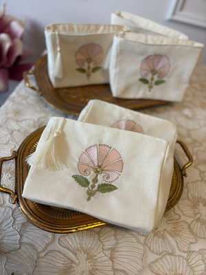 Elora Maison Karanfil Nakışlı Keten Makyaj Çantası, Aksesuar Çantası, Nakışlı Clutch