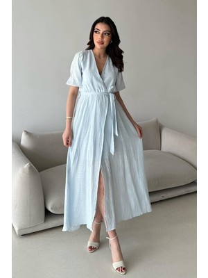 Moda Days Kadın Bebe Mavi Kruvaze Yaka Kuşaklı Yırtmaçlı Kısa Kollu Müslin Maxi Elbise
