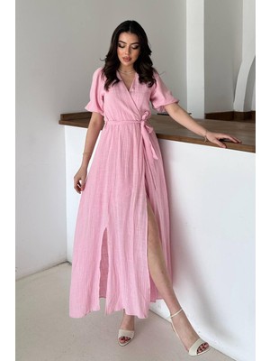 Moda Days Kadın Pembe Kruvaze Yaka Kuşaklı Yırtmaçlı Kısa Kollu Müslin Maxi Elbise
