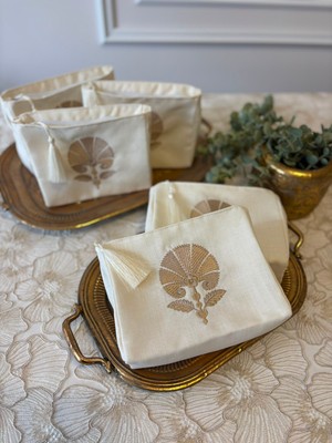 Elora Maison Karanfil Nakışlı Keten Makyaj Çantası, Aksesuar Çantası, Nakışlı Clutch