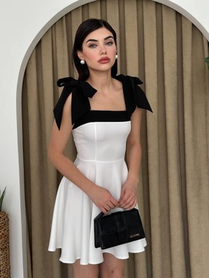 Moda Days Kadın Beyaz Mini Elbise Kare Yaka Omuz Fiyonk Detaylı Kloş Poplin Abiye