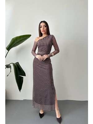 Moda Days Kadın Kahverengi Ekose Desenli Tek Omuzlu Tül Uzun Yırtmaçlı Astarlı Elbise