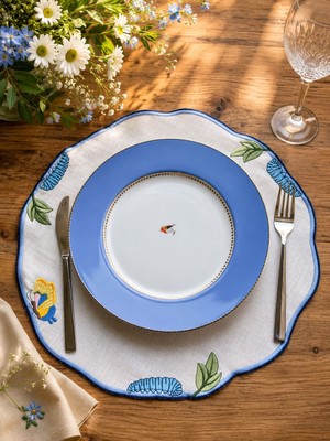 Linoriahome 40X40 cm Gardenya Kumaş Işlemeli Amerikan Servis – Mavi Kenarlı Çiçek & Kelebek Desenli
