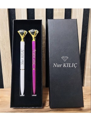 MYK Hediye ve Sanat Atölyesi Hediye Kutulu Roller Kalem⁠ Sevgili Anneler Öğretmen Kişiye Özel Isim Yazılı