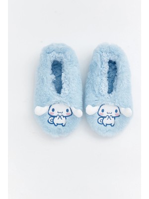 Lc Waikiki Yeni Sezon Cinnamoroll Nakışlı Kaydırmaz Tabanlı Kız Çocuk Ev Çorabı