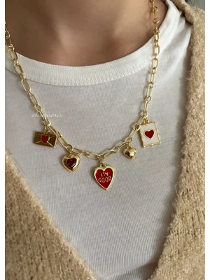 Aksesuaris 5'li Kırmızı Temalı Charm Love Kolye