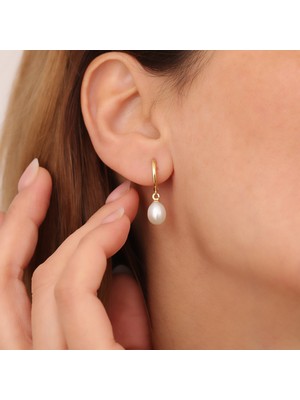 Nox Jewelry 14 Ayar Altın Kaplama Oval Beyaz Tatlı Su İncili Sallantılı Kadın Gümüş Küpe - EP00137