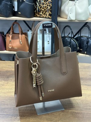 V'SHINE Model 3110 - Anahtar Charmlı El ve Omuz Çantası - (Karamel)