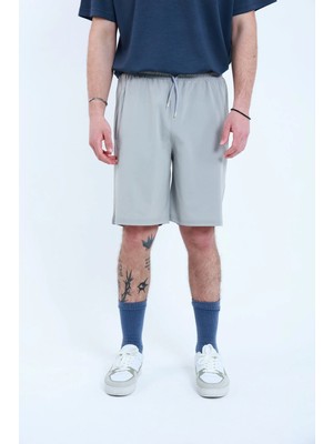 TKT Erkek Gri Paraşüt Kumaş (Dokuma) Fermuarlı Arka Cepli Beli Lastikli Şort Bermuda