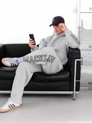 Unisex Kadın Erkek Macklin Yazı Kol ve Paça Baskılı Oversize 3 Iplik Kapüşonlu Sweatshirt ve Baggy Eşofman Altı