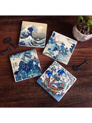 AKS Pinecone Stone Japon Sanatı, Fuji Dağı, Büyük Dalga, Çini Sanatı Yelkenli Gemi Taş Bardak Altlığı Seti - 4 Parça - Dekoratif, Rustik, 10X10 Cm, Kaydırmaz Tabanlı, Şık ve Dayanıklı SC445