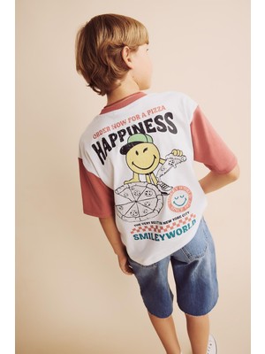 AKS DEFACTO%100 Pamuk Smiley World Oversize Bisiklet Yaka Sırt Baskılı Kısa Kollu Ekru Tişört Erkek Çocuk H8314A826HS