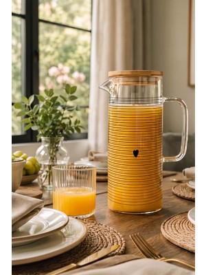 Heart Bambu Kapaklı Kulplu Cam Sürahi