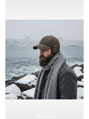 PIECE SIGNATURE %70 Acrylıc %30 Cotton, Yumuşak Polar Astarlı, Kulak Kapaklı, Suya Dayanıklı Şapka (Kapitone)