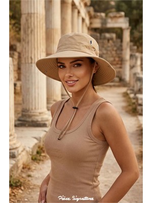 PIECE SIGNATURE Hem Keşif Tutkunları Hem De Stil Sahibi Şehir Gezginleri Için Tasarlanan Safari Serisi ( Çap 35, Siperlik 8 cm )