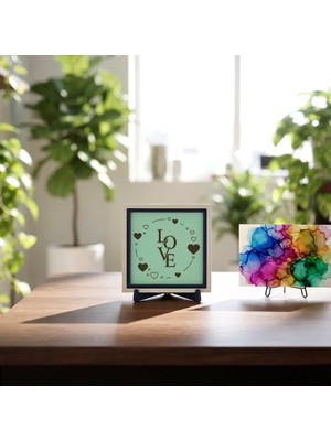 Miawiki Kalp Motifleriyle Çevrelenmiş “love” Yazılı Dekoratif Kare Pano, Romantik Masaüstü ve Kitaplık Aksesuarı 10X10 cm