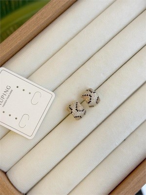 Sungur's Store Taşlı Leopar Küpe - Altın
