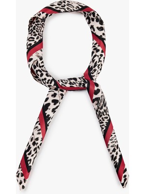 Koton Kontrast Biye Detaylı Leopar Desenli Saten Kare Fular Bandana