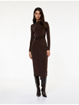 Koton Koton x Sibil Çetinkaya - Uzun Kollu Dik Yaka Metal Aksesuarlı Slim Fit Maxi Elbise