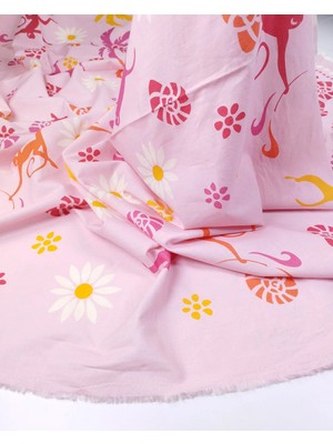 Kumaş Parça Pembe Üzeri Çiçek ve Maymun Desenli Beyaz Kırmızı ve Turuncu Renklerde Pamuk Keten Keten Dokuma Kumaş Elbiselik & Gömleklik En: 150CM