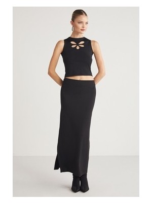 Sungur's Store Kadın Siyah Kolsuz Crop Üst, Şık ve Rahat Tasarım