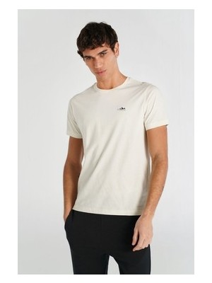 Sungur's Store Kısa Kollu Tişört Modeli Rahat Kesim ve Modern Tasarım