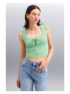 Sungur's Store Yeşil Kadın Crop Üst Modelleri ile Şıklık
