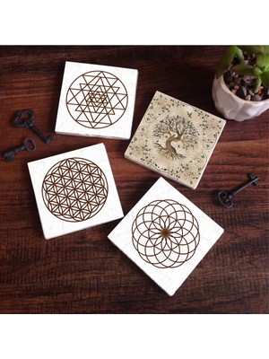 Die Grup Pinecone Stone Yaşam Çiçeği, Sri Yantra, Hayat Ağacı Taş Bardak Altlığı Seti - 4 Parça - Dekoratif, Rustik Mutfak Aksesuarı, 10X10 Cm, Kaydırmaz Tabanlı, Şık ve Dayanıklı SC104