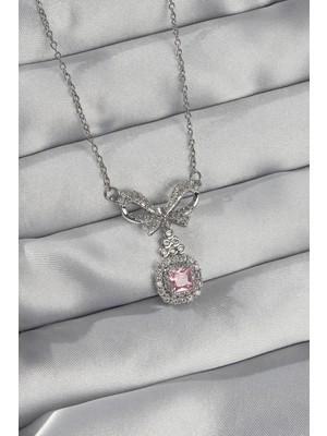 Inure Jewelry 316L Çelik Gümüş Renk Fiyonk Detay Pembe Zirkon Taşlı Tektaş Kolye