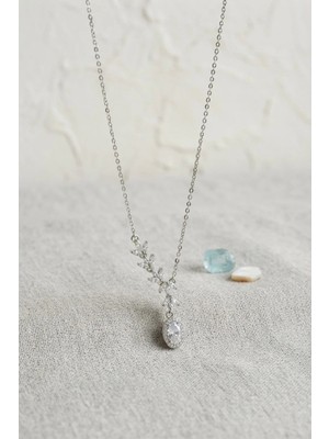 Inure Jewelry Pirinç Gümüş Renk Sıralı Zirkon Taşlı Model Kadın Kolye