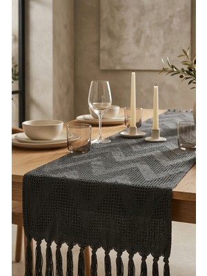 Dokuvia Chevron Desenli Dokulu Püsküllü Dekoratif Runner Masa Örtüsü 45X150 cm