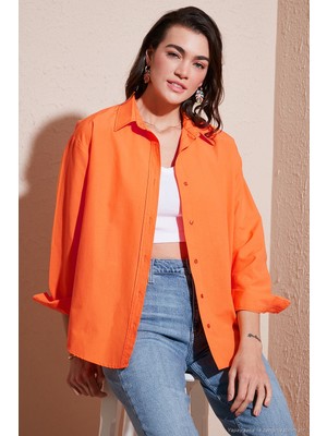 Lela Pamuklu Regular Fit Önü Kısa Arkası Uzun Oval Kesim Gömlek Kadın Gömlek CF25S163867