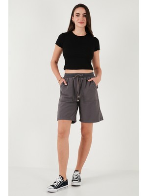 Lela Pamuklu Relaxed Fit Yüksek Bel Cepli Mini Şort Bayan Şort 668YP5384