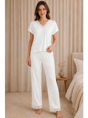 Jusmart Kadın Ekru Kısa Kollu V Yakalı Lez Dantelli Viskon Pijama Takımı Nakışlı Uzun Alt Üst 2'li Ev Giyim Uyku Takımı %94 Viskon %6 Elastan Örme Kumaş Ring Kalite Rahat Şık Homewear